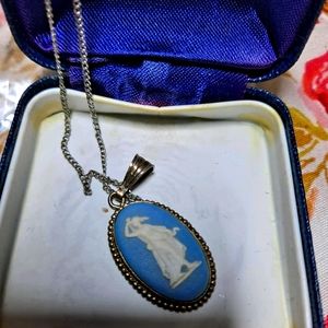 WEDGEWOOD BLUE NECKLACE STERLING MADE IN ENGLAND